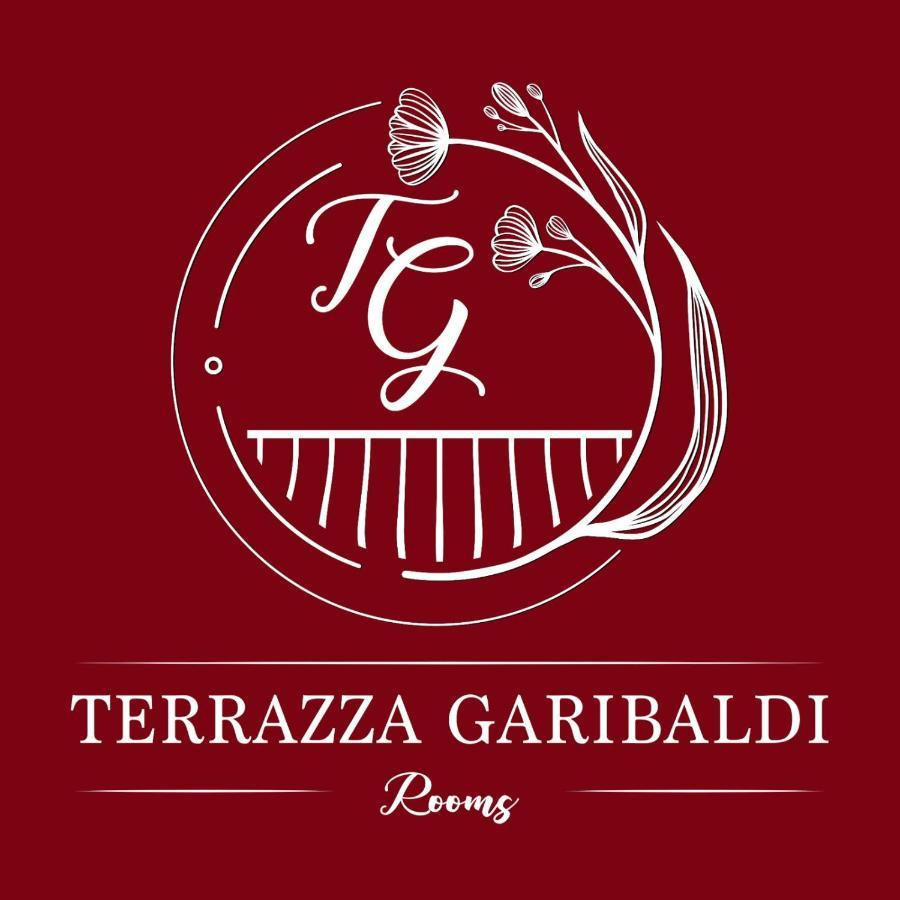 Terrazza Garibaldi Bed & Breakfast Наполи Екстериор снимка