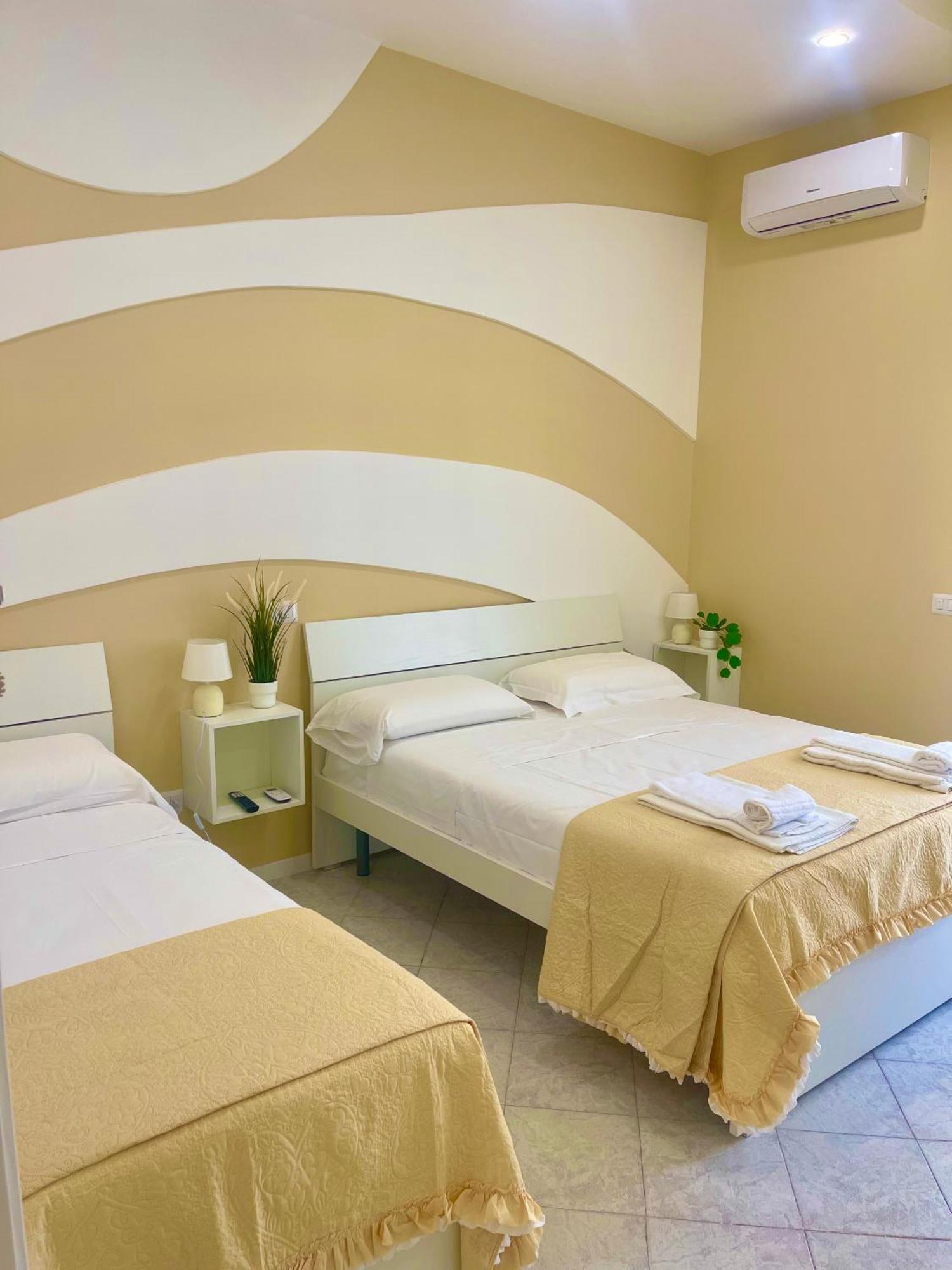 Terrazza Garibaldi Bed & Breakfast Наполи Екстериор снимка