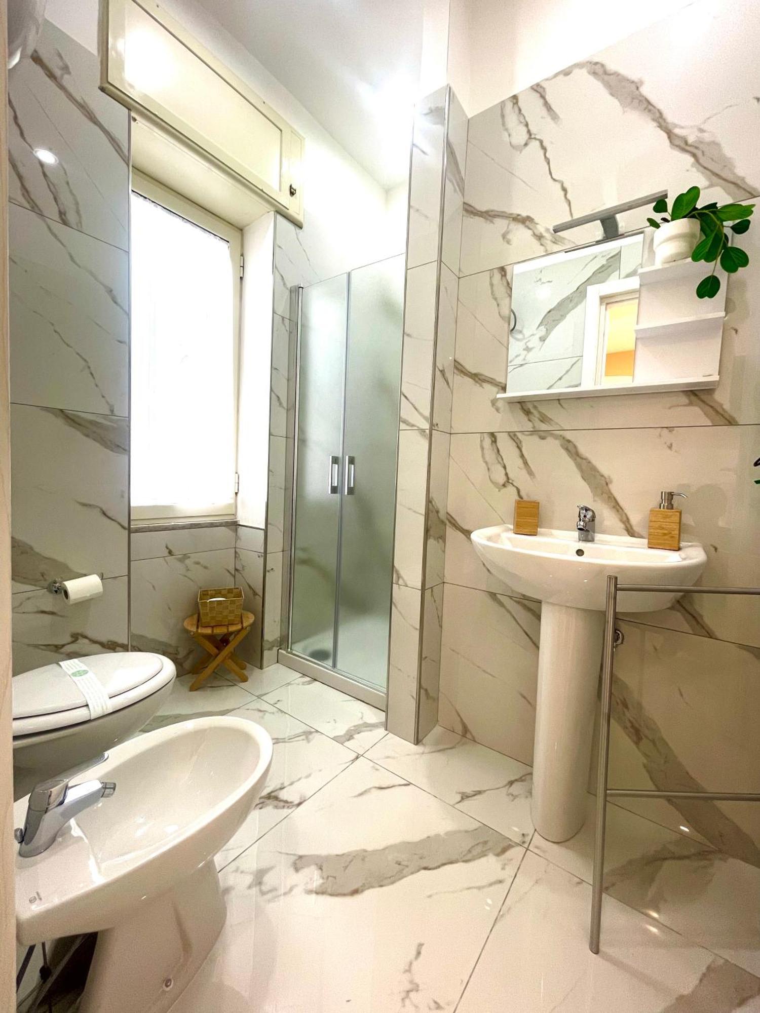 Terrazza Garibaldi Bed & Breakfast Наполи Екстериор снимка